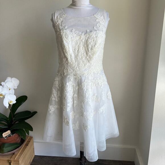 WEDDING DRESS DECODE 1.8 BY DAVID'S BRIDAL SWEETHEART SIZE 2 - Picture 1 of 6
